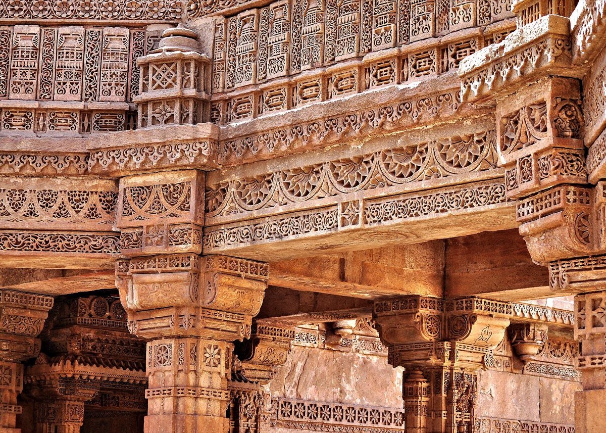 10N/11D Ahmedabad, Kutch White Desert, Mandvi, Somnath & Dwarka - Salt Flats, Palaces & Sacred Coastal Shrines